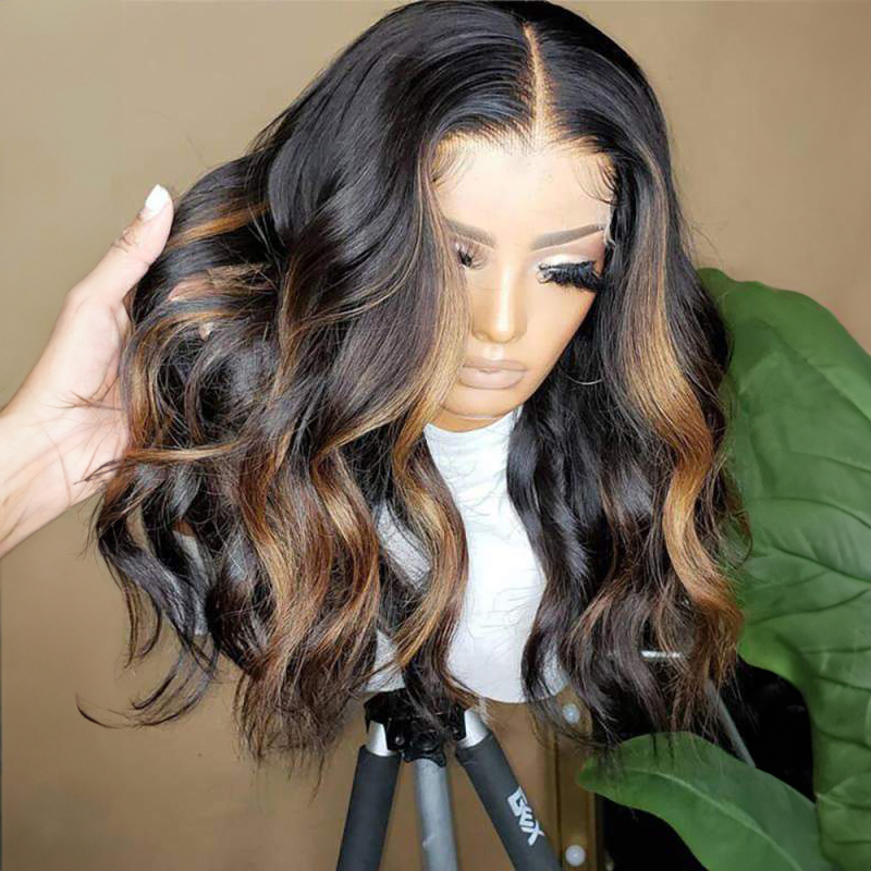 Perruque en dentelle HD invisible Highlight Body Wave avec ligne de cheveux pré-plumés